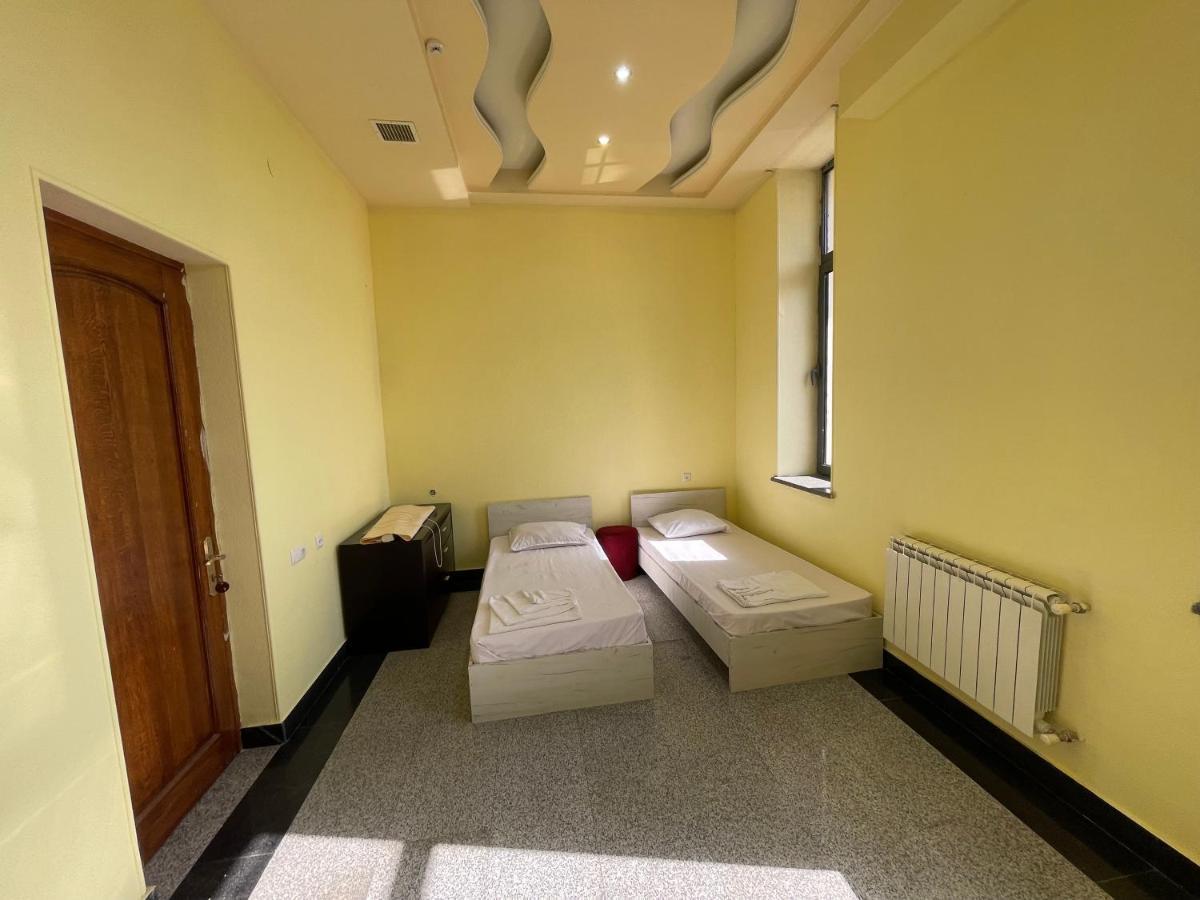 Joy Hotel Apartament エレバン エクステリア 写真