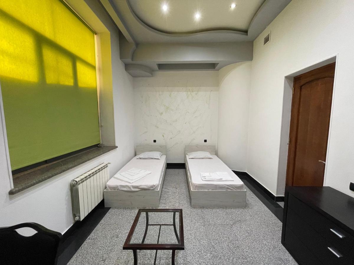 Joy Hotel Apartament エレバン エクステリア 写真