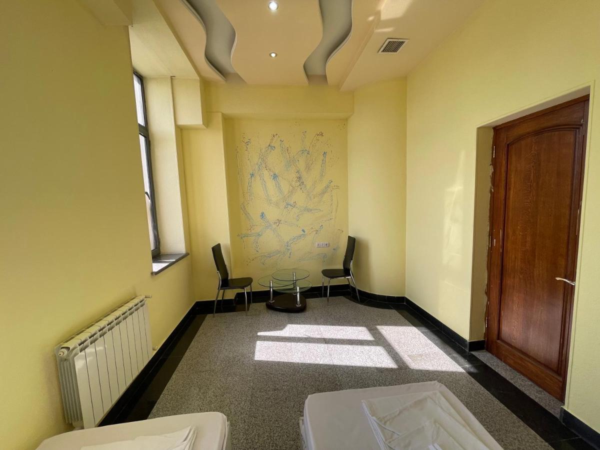 Joy Hotel Apartament エレバン エクステリア 写真