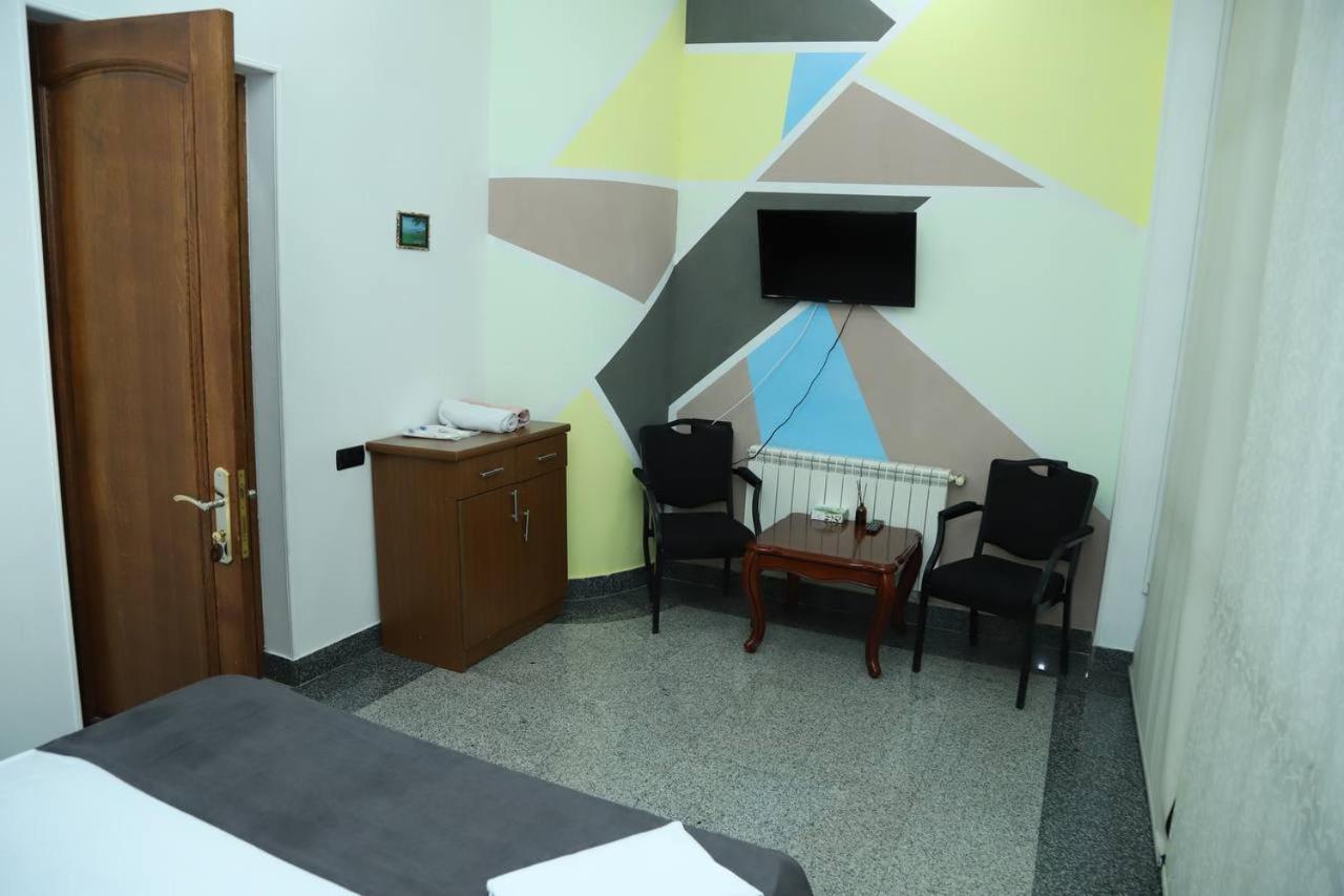 Joy Hotel Apartament エレバン エクステリア 写真
