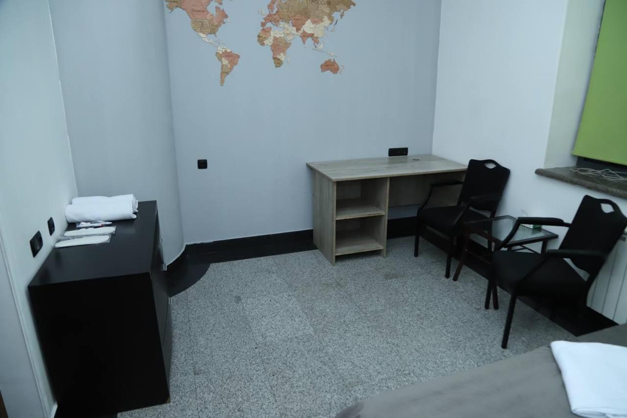 Joy Hotel Apartament エレバン エクステリア 写真